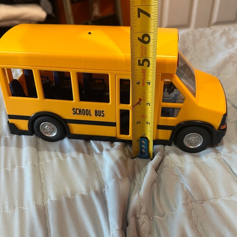 NWOT Yellow School Bus Toy - Picture 3 of 7